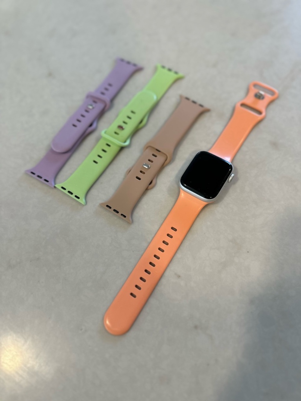 Apple Watch Series 4, 40mm, with Silicone Bands & Charger